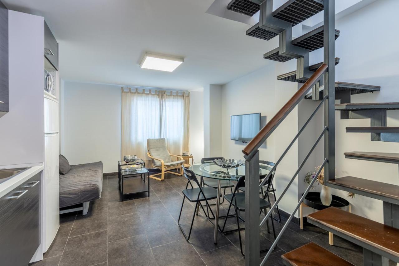 Fun Building Duplexes By Homeabout マラガ エクステリア 写真