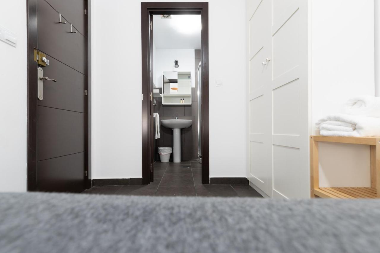 Fun Building Duplexes By Homeabout マラガ エクステリア 写真